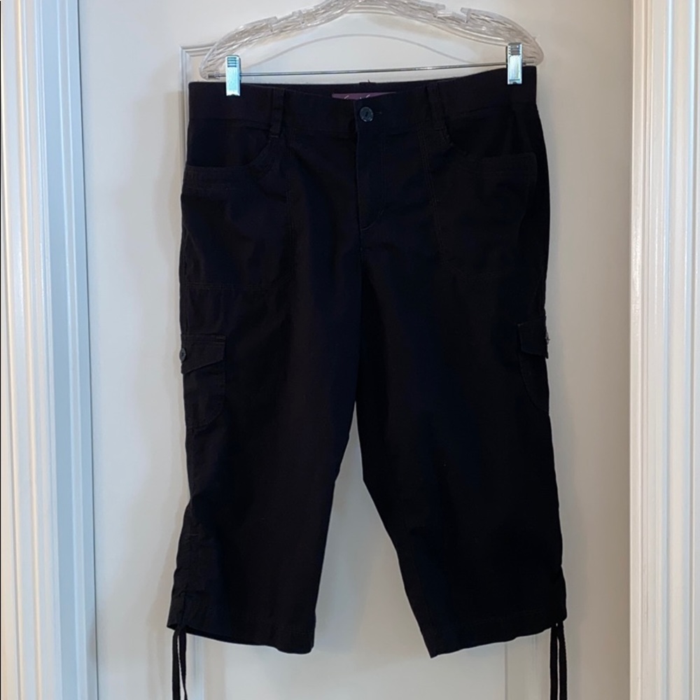Black Capris